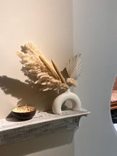 Load image into Gallery viewer, Arch vase with dried Pampas set