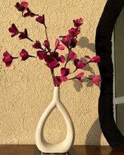 Load image into Gallery viewer, Hollow Vase with Pink Bella set