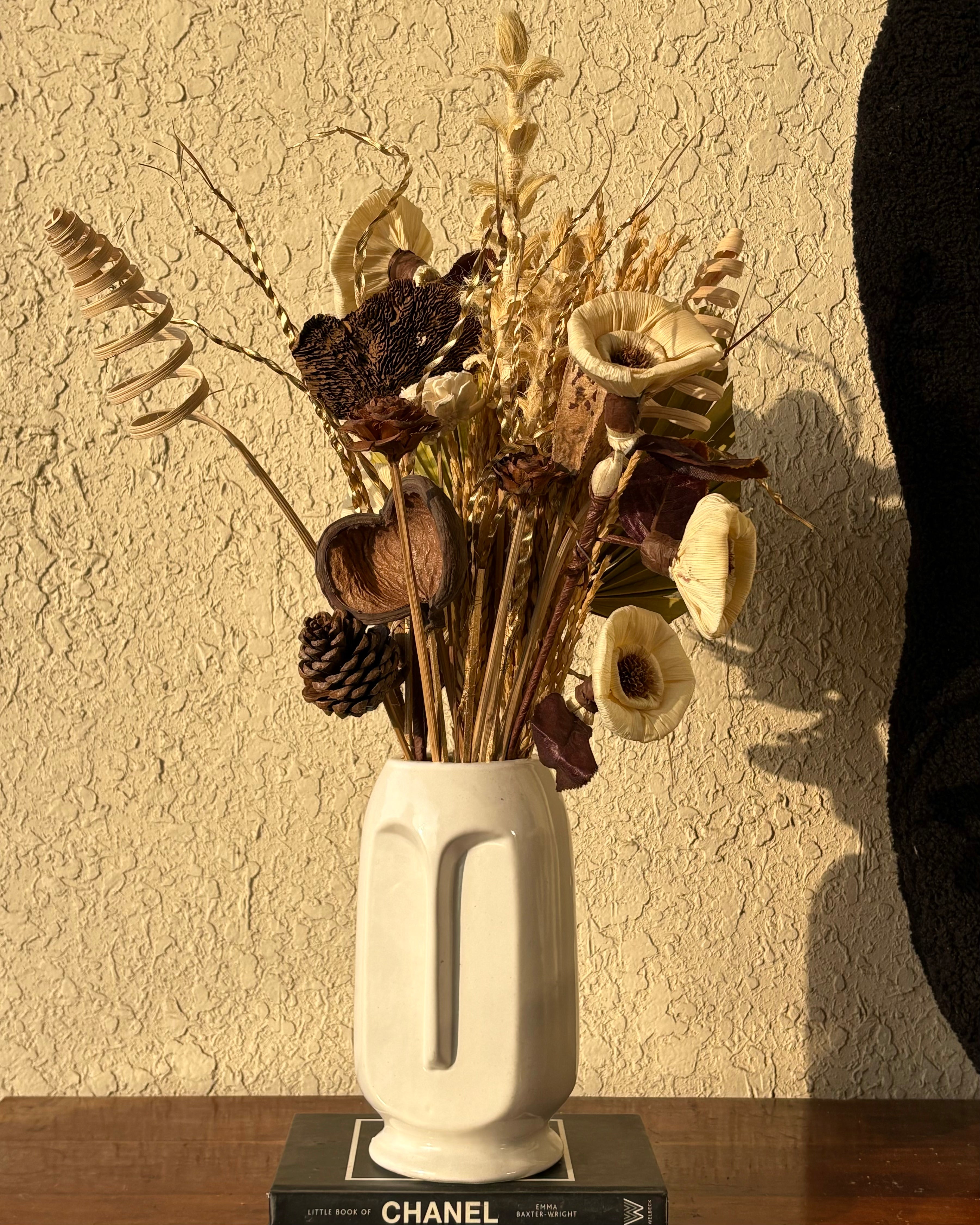 Abigail dried flower with vase
– Casarel...