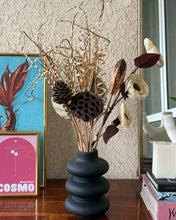 Load image into Gallery viewer, Ebony dried flower with Twirl vase