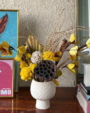 Load image into Gallery viewer, Meadow dried flower with earth vase