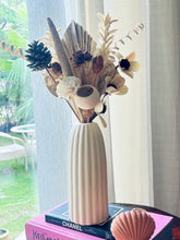 Load image into Gallery viewer, Pine Rose dried flower set with vase
