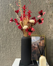 Load image into Gallery viewer, Redrose Dried Flower set with vase
