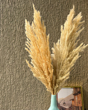 Load image into Gallery viewer, Hollow Vase with Pampas set