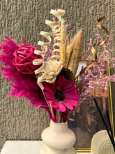 Load image into Gallery viewer, Sunny twirl dried flower set with vase