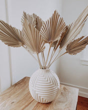 Load image into Gallery viewer, Mini Dried Palm leaves