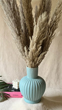 Load image into Gallery viewer, Willow Vase