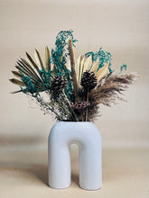 Load image into Gallery viewer, Countryside dried flower set with vase