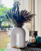 Load image into Gallery viewer, Countryside dried flower set with vase