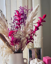 Load image into Gallery viewer, Pink Flora Dried set with vase