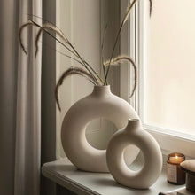 Load image into Gallery viewer, Donut Vase