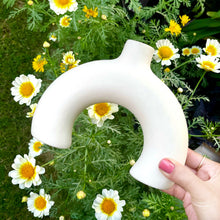 Load image into Gallery viewer, Arch Vase