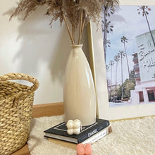 Load image into Gallery viewer, Bottle vase