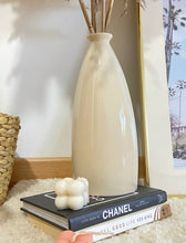 Load image into Gallery viewer, Bottle vase