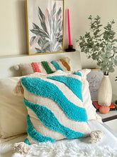 Load image into Gallery viewer, Wavy Tufted Cushion Cover