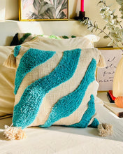 Load image into Gallery viewer, Wavy Tufted Cushion Cover