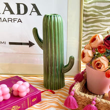 Load image into Gallery viewer, Cactus Vase  no