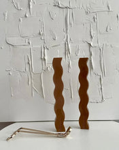 Load image into Gallery viewer, Wavy Soy candle