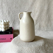 Load image into Gallery viewer, Jug Vase