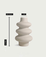 Load image into Gallery viewer, Twirl Vase