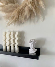 Load image into Gallery viewer, Zig zag candle