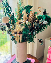 Load image into Gallery viewer, Large Green Flora set with vase
