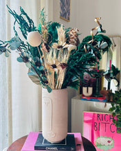 Load image into Gallery viewer, Large Green Flora set with vase
