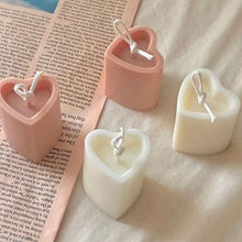 Load image into Gallery viewer, Heart shape soy wax candle
