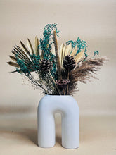 Load image into Gallery viewer, Countryside dried flower set with vase
