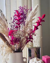 Load image into Gallery viewer, Pink Flora Dried set with vase
