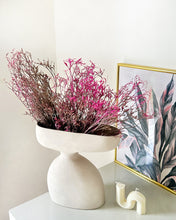 Load image into Gallery viewer, Hourglass Vase with Dried flower set
