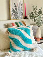 Load image into Gallery viewer, Wavy Tufted Cushion Cover
