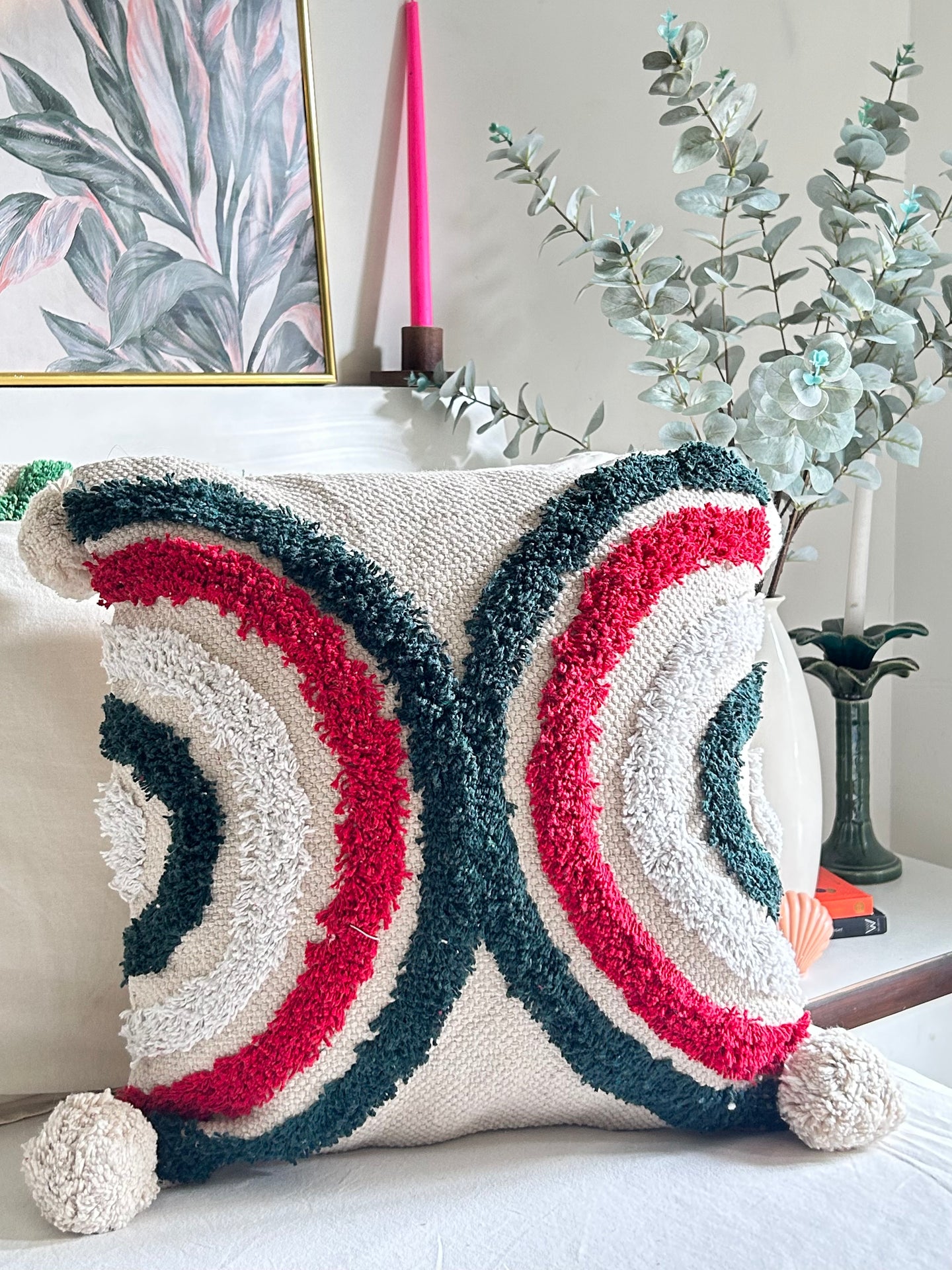 Red arc Tufted Cushion Cover
