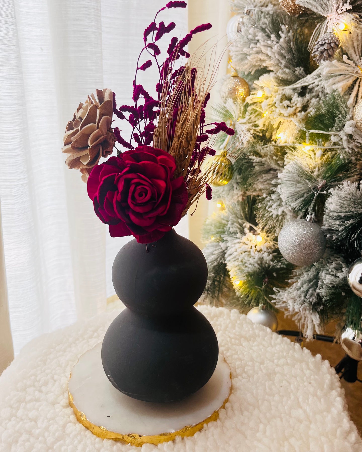 Black Loop Vase with dried flower set