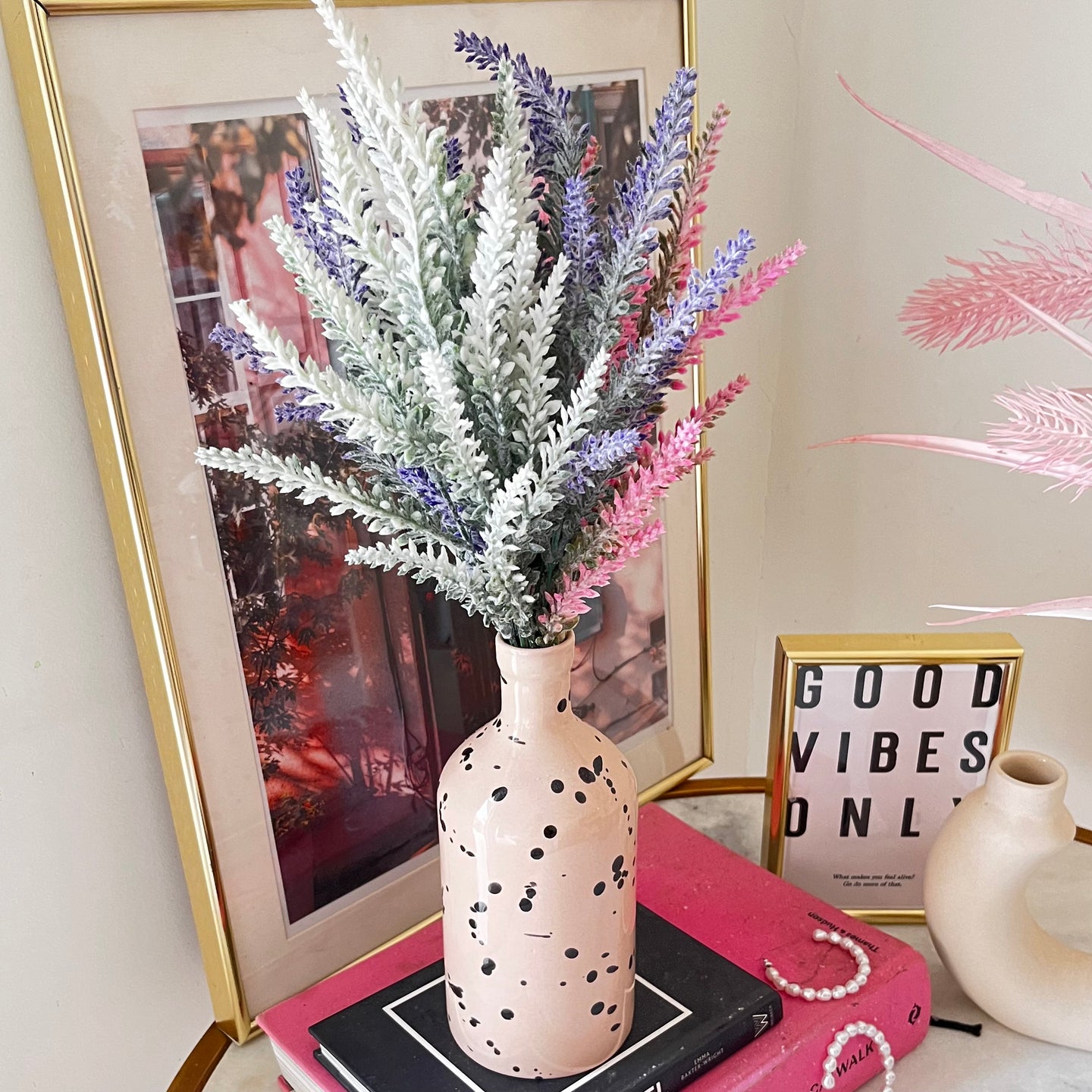 Bud vase with flower set