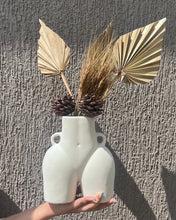Load image into Gallery viewer, Body vase with Dried flower set
